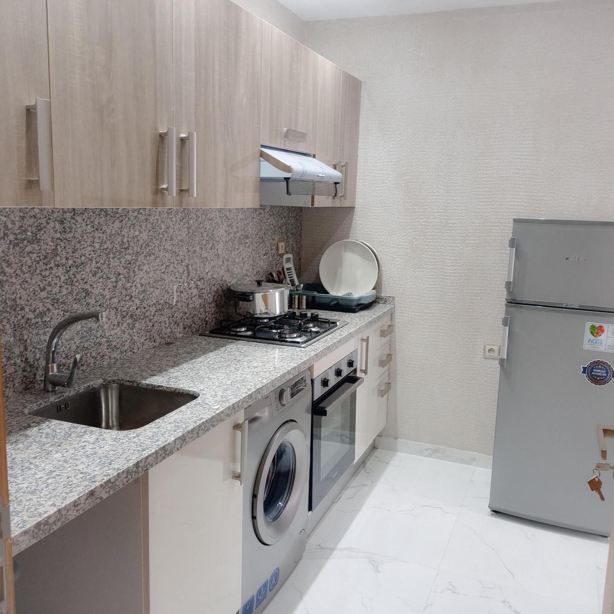Super Apartement Totalement Neuf Et Climatise A Cote Du Centre Commercial Marjane M2 Tangier Bagian luar foto