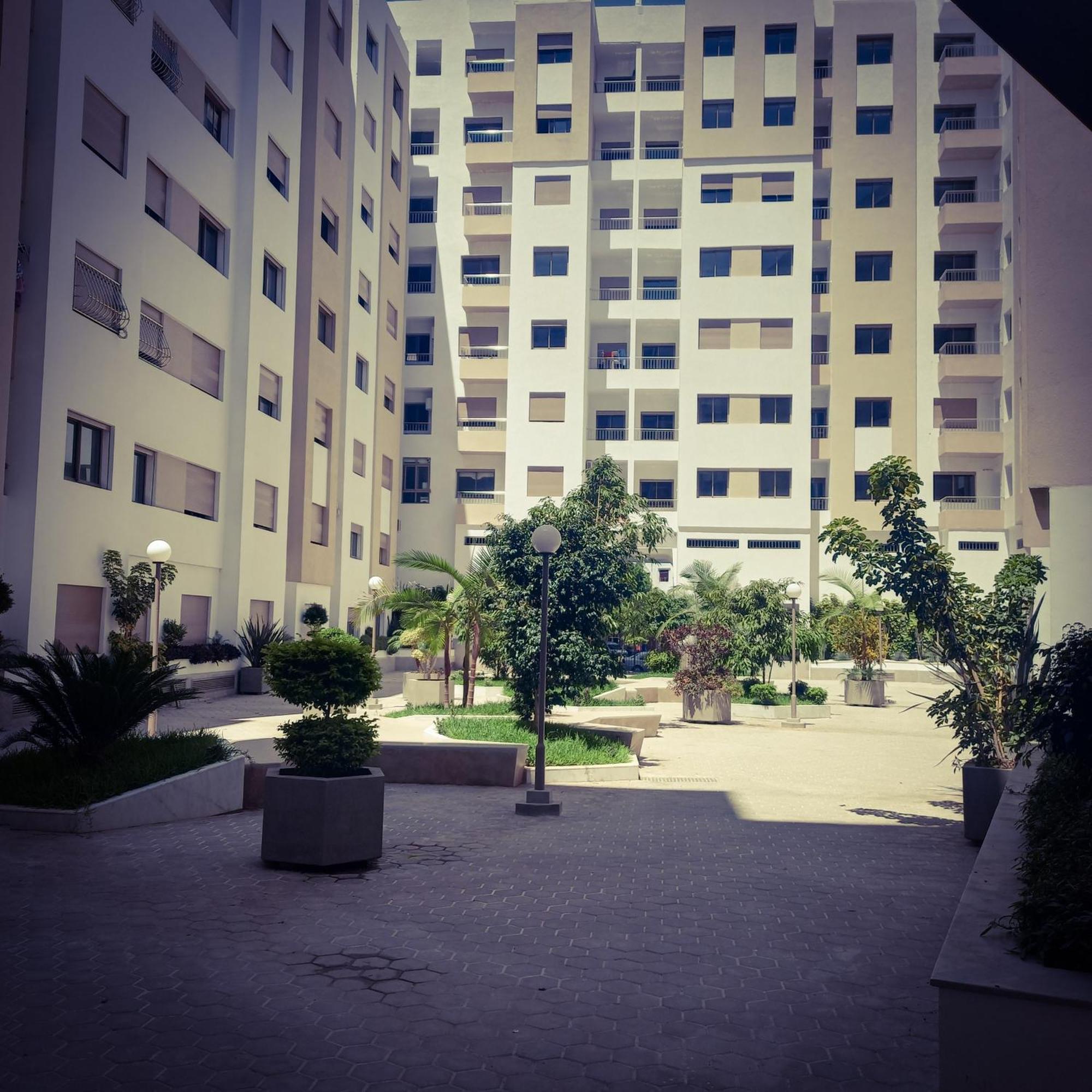 Super Apartement Totalement Neuf Et Climatise A Cote Du Centre Commercial Marjane M2 Tangier Bagian luar foto