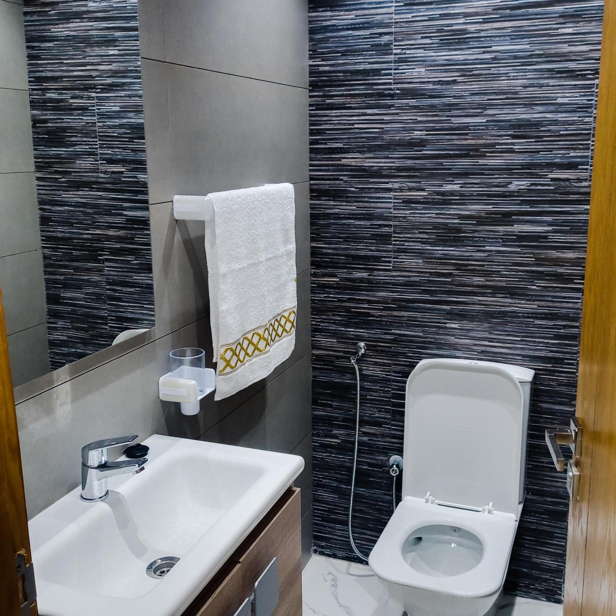 Super Apartement Totalement Neuf Et Climatise A Cote Du Centre Commercial Marjane M2 Tangier Bagian luar foto